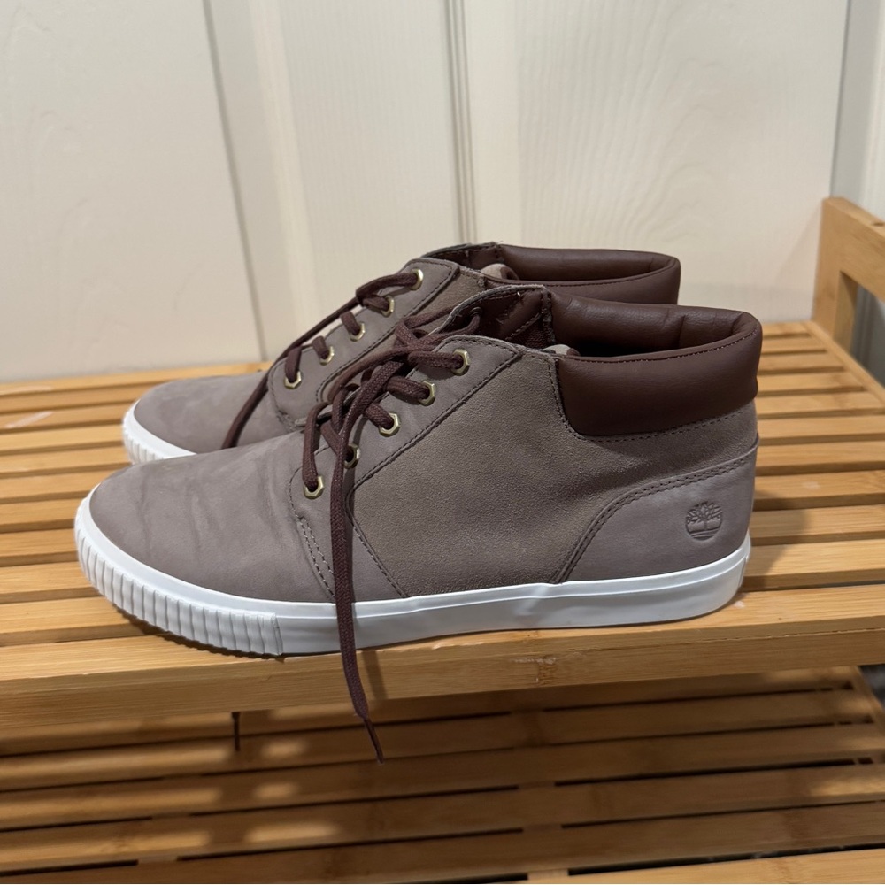Timberland Women's Skyla Bay Suede Chukka Boots/Sneakers in Taupe, size 11